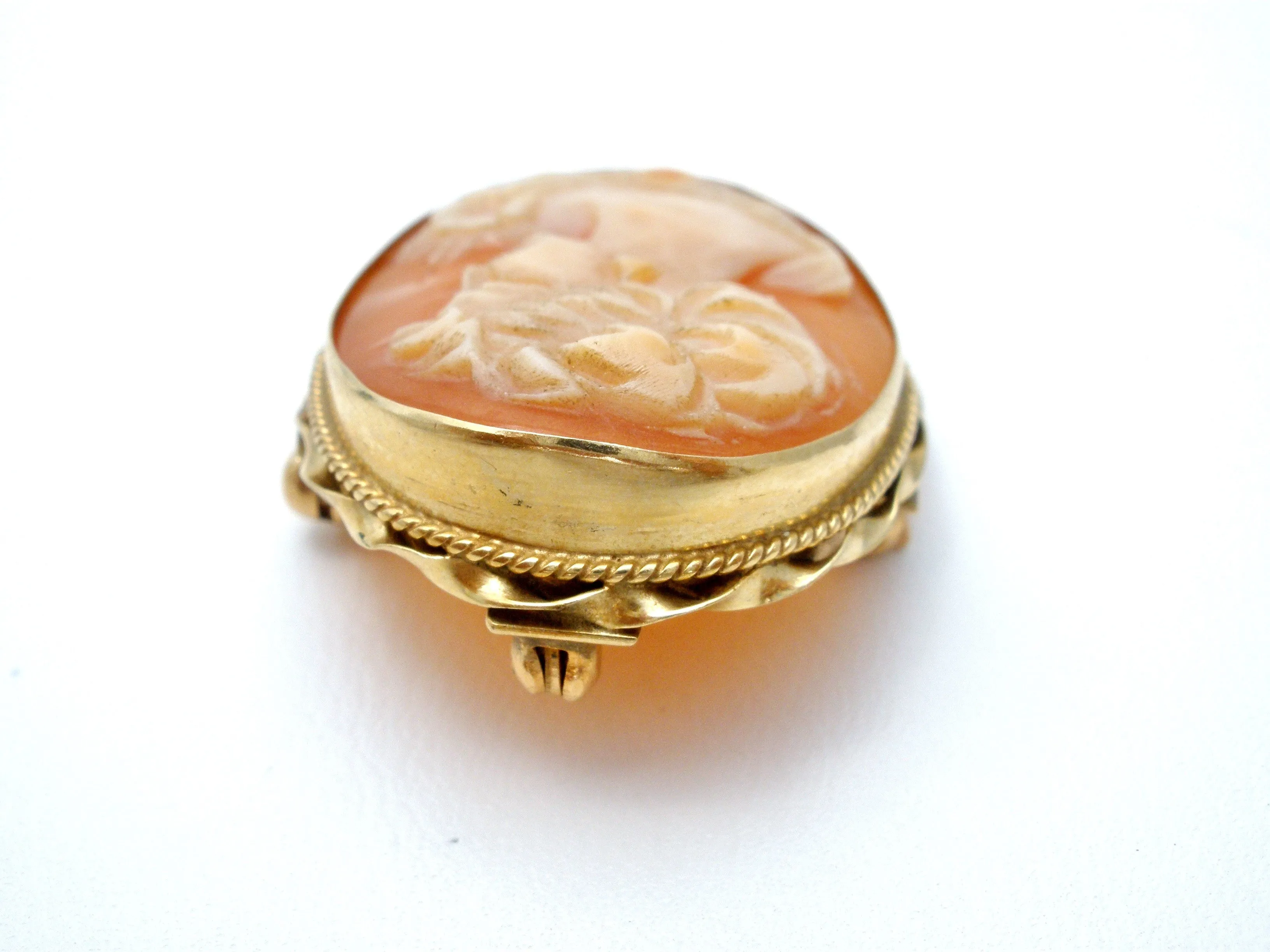 14K Gold Carved Shell Cameo Vintage Pendant Brooch