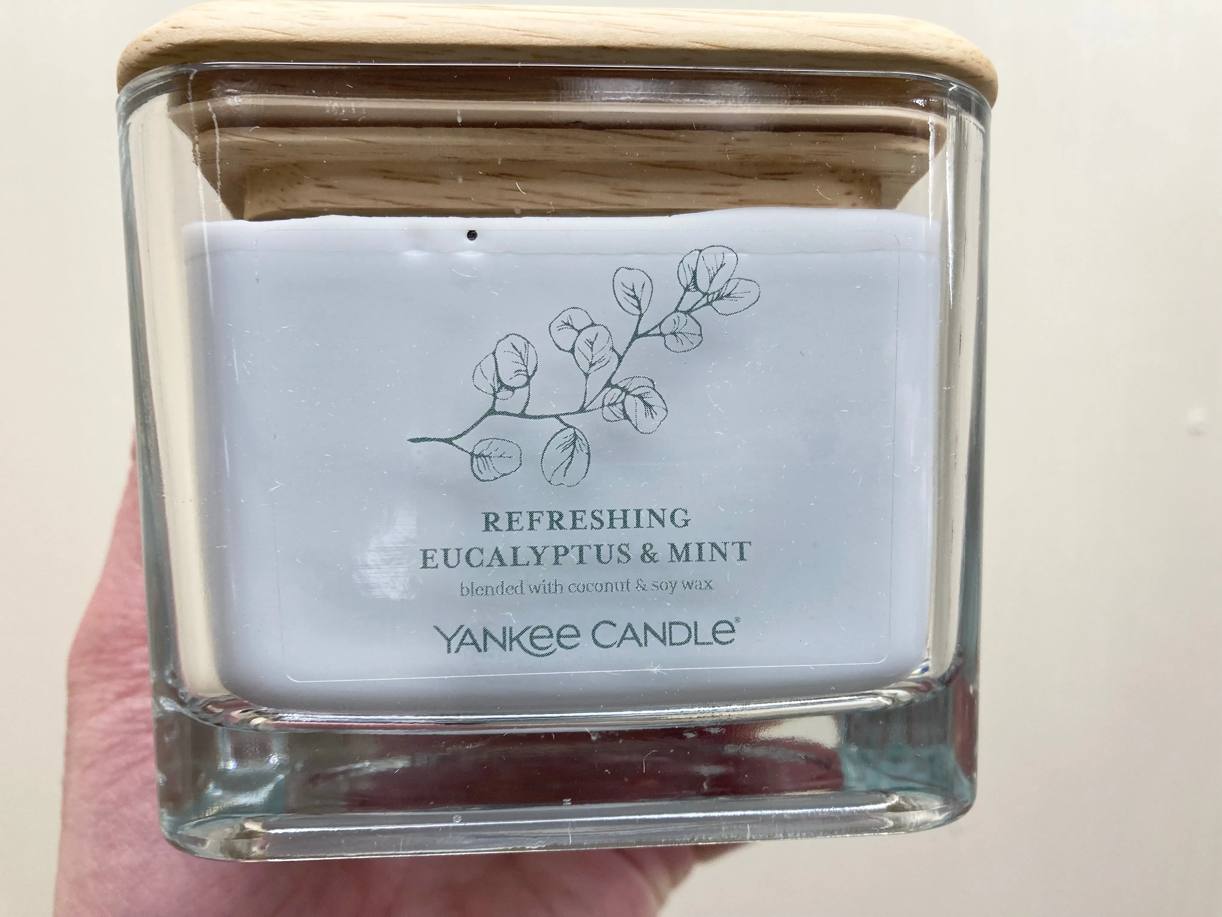 Refreshing Eucalyptus & Mint Yankee Candle